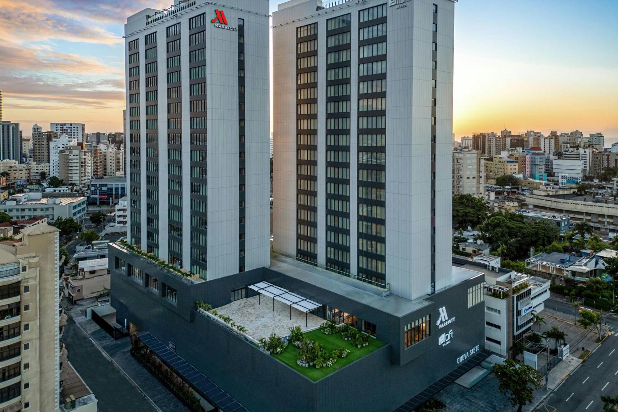 Отель Aloft Santo Domingo Piantini Экстерьер фото